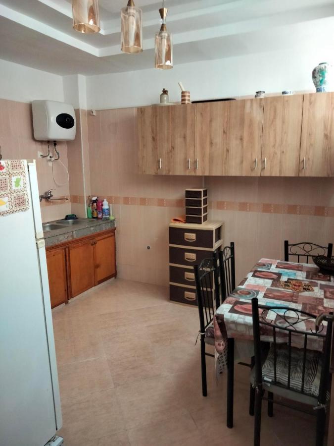 Appartement meublé bien situé à Agadir Esterno foto