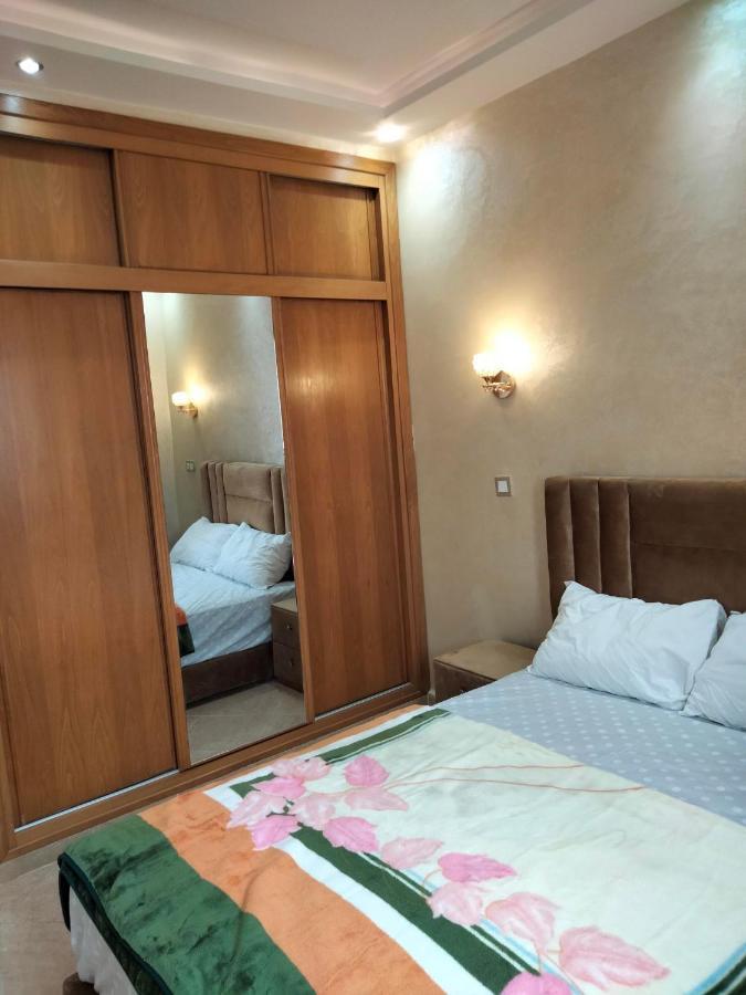 Appartement meublé bien situé à Agadir Esterno foto
