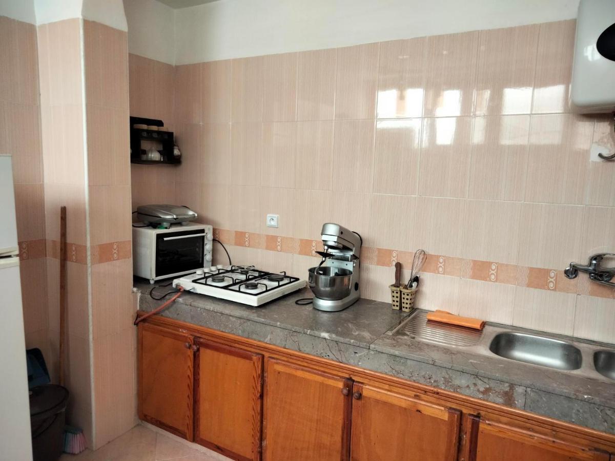 Appartement meublé bien situé à Agadir Esterno foto